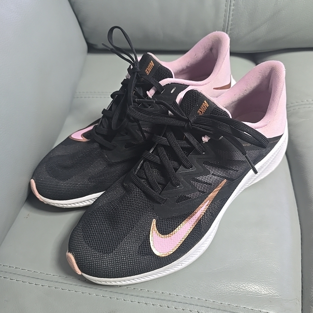 Nike Quest 3 Black Light Arctic Pink Womens Size 9 CD0232-009